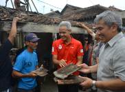 Ganjar Pranowo Hibur Pengungsi Korban Badai Cempaka 