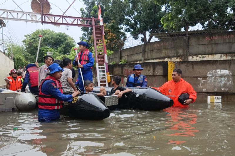 Banjir Paling Parah Landa 1 RT di Cakung, Tinggi Air Sampai 1,2 M