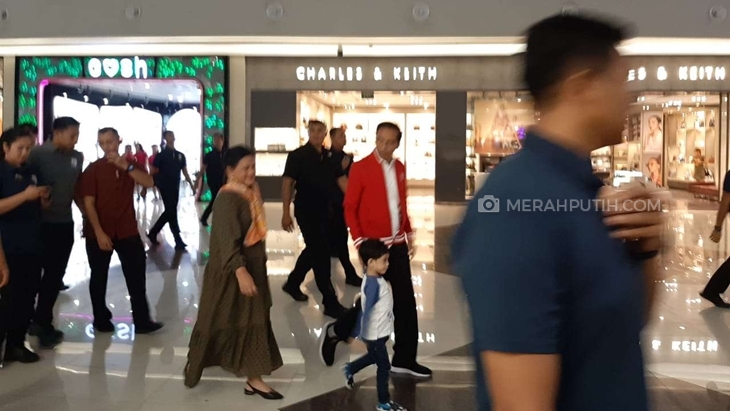 Gibran dan Selvi Sibuk Jaga La Lembah Manah, Jokowi Ajak Ethes Main ke Mal