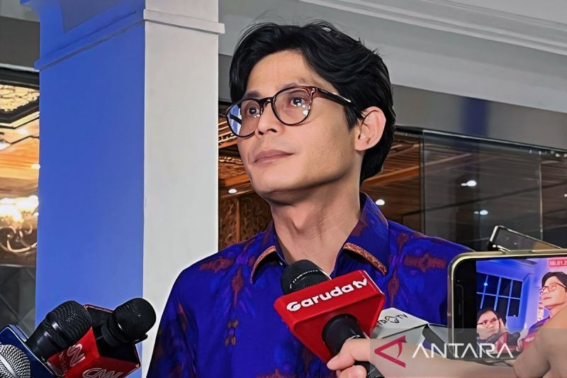 Anggota KPU RI, August Mellaz, saat memberi keterangan kepada wartawan di Kantor KPU RI, Jakarta, Selasa (12/3). Foto: ANTARA/Narda Margaretha Sinambela