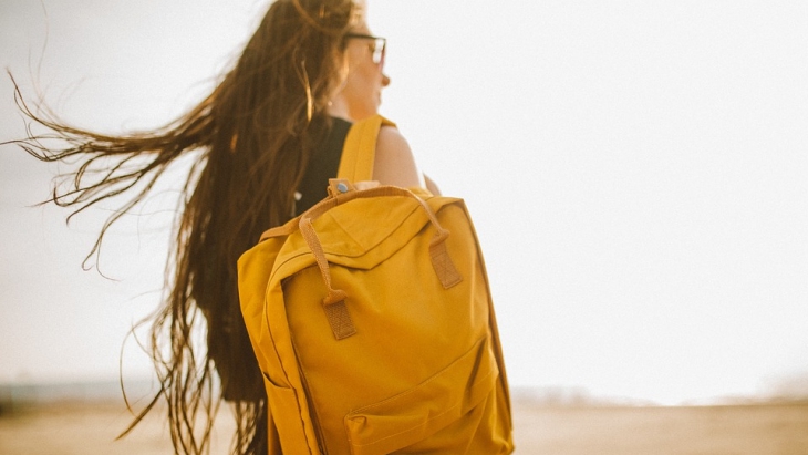 Tips Hindari Masalah Sengatan Matahari Saat Traveling