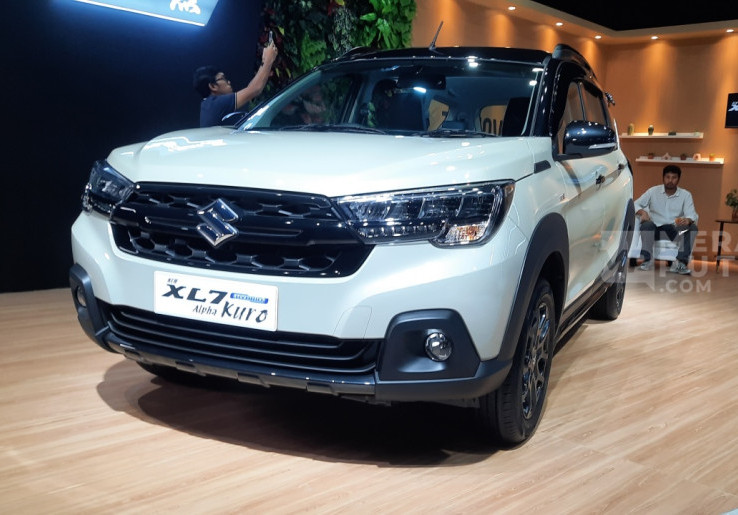 Suzuki XL7 Alpha Kuro Resmi Meluncur, Tampil Makin Gagah dengan Aksen Hitam