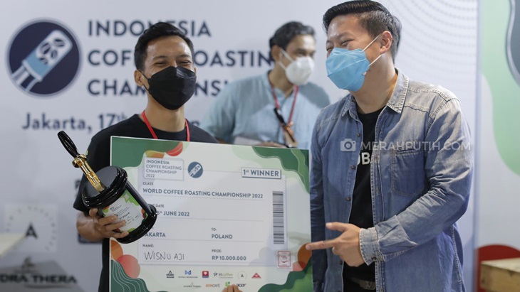 Wisnu Aji dari Pratter Coffee Roaster Raih Juara 1 ICRC 2022