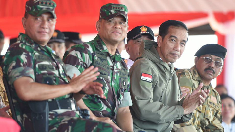 Jokowi Menyaksikan Latihan PPRC TNI Di Natuna