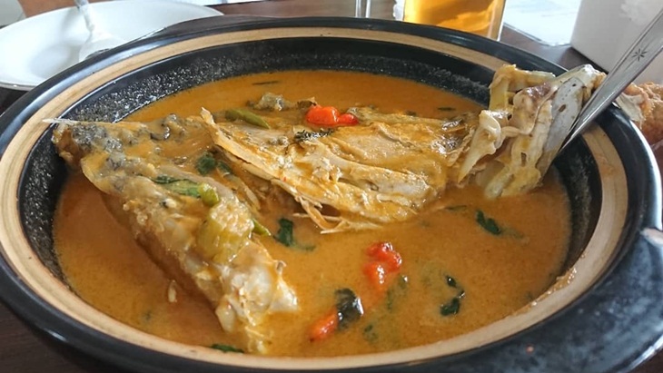 Kamu Penyuka Gulai Kepala Ikan? Nih, Pondok yang Wajib Didatangi di Padang Pariaman