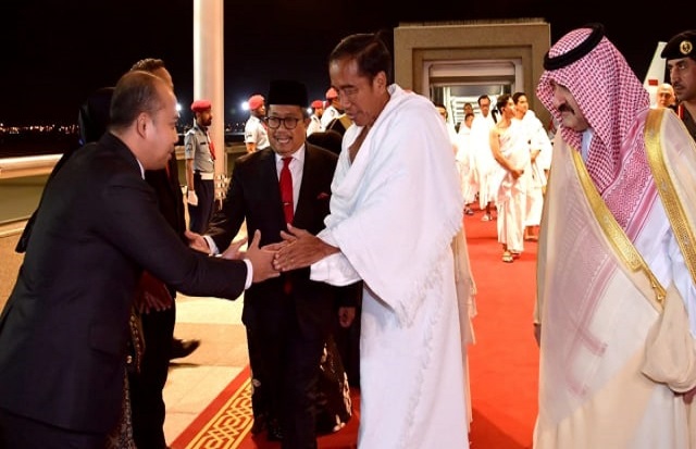 Presiden Joko Widodo disambut Konsul Jenderal RI di Jeddah M Hery Saripudin. Foto: Rusman/Biro Pers Sekretariat Presiden