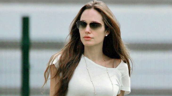 Angelina Jolie Sampaikan Dukungan untuk Ukraina