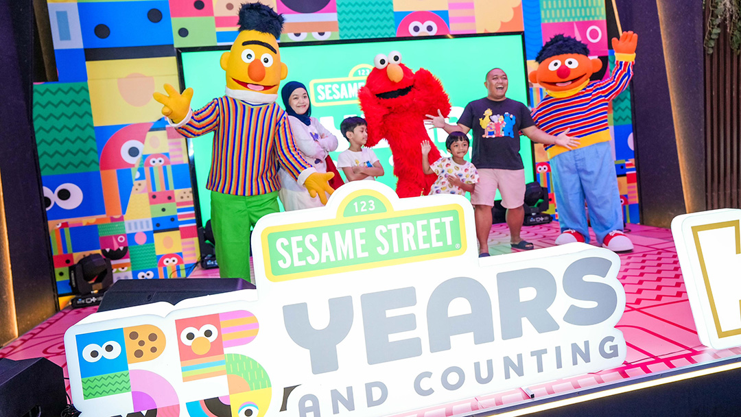 sesame street carstensz mall
