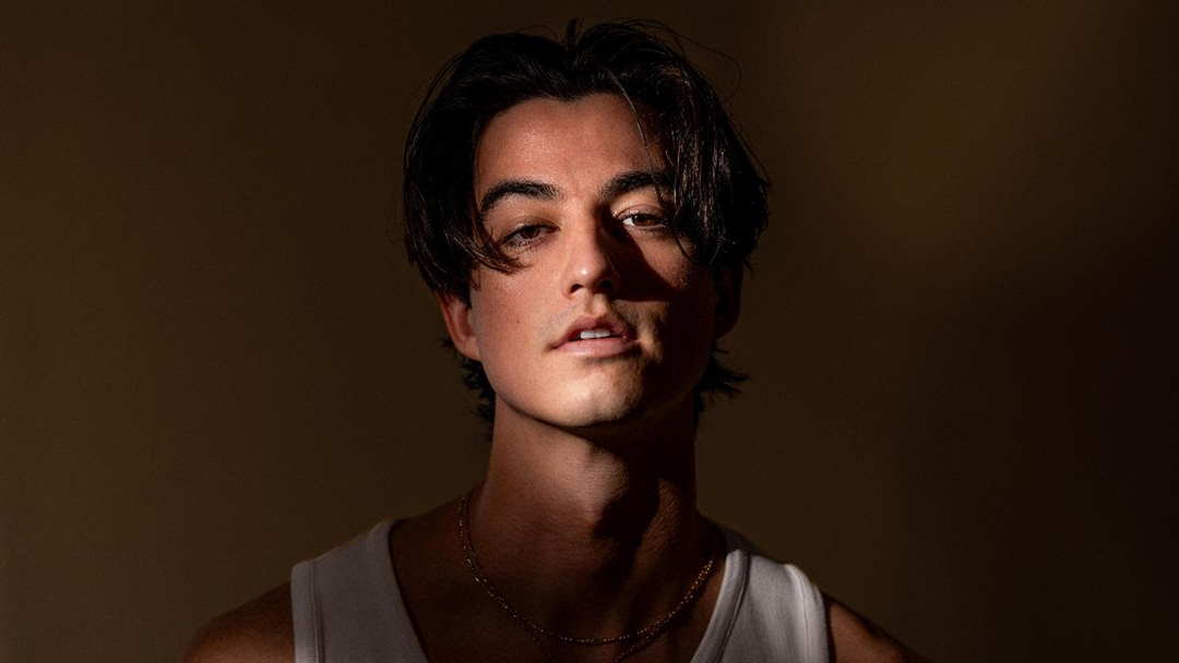 Elijah Woods Rilis ‘What It Means’, Pembuka ke EP Terbaru ‘Elijah Wolud!’