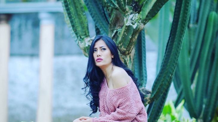 Ega Sungkono, dari Model Menjadi Penyanyi