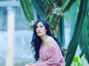 Ega Sungkono, dari Model Menjadi Penyanyi