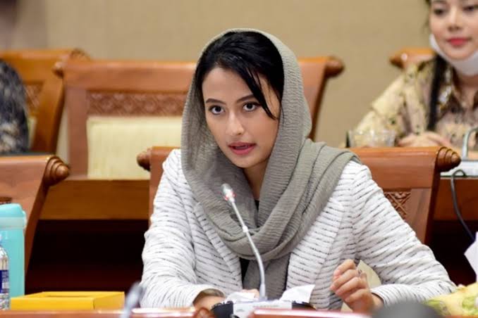 Karier Moncer Dyah Roro, Anggota Kabinet Merah Putih Termuda Baru 31 Tahun
