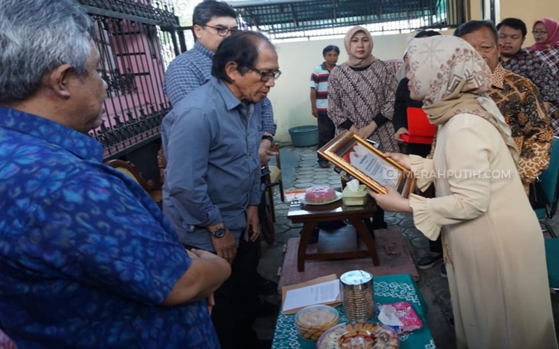  Asosiasi Televisi Swasta Indonesia Temui Istri Sutopo di Boyolali Berikan Penghargaan 