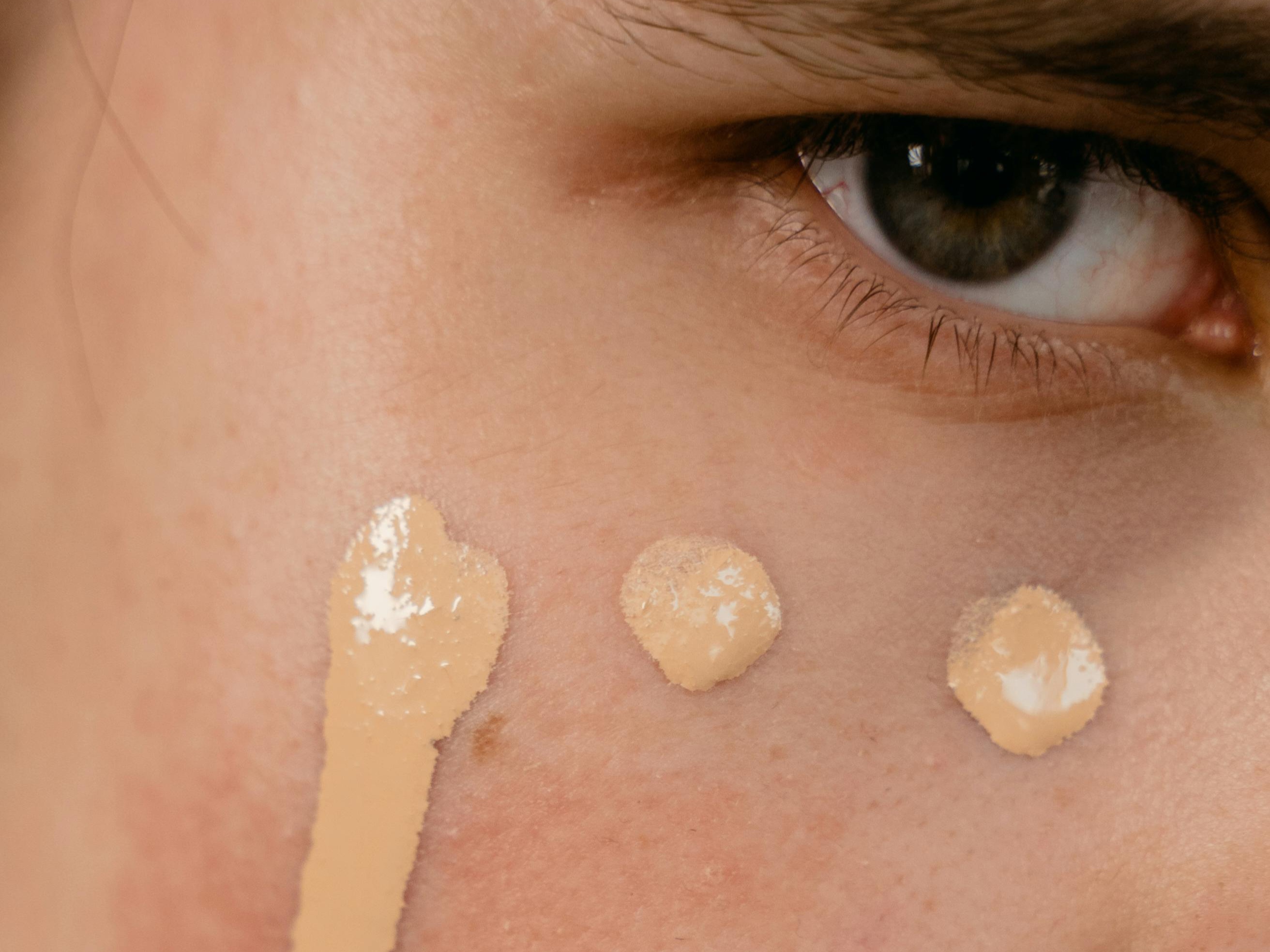 6 Cara Cegah Oksidasi Akibat Foundation, Biar Make Up Tetap On Point