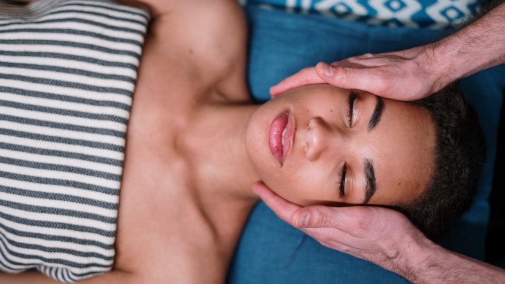 Hambat Penuaan Dini dengan Treatment Peremajaan Kulit Wajah