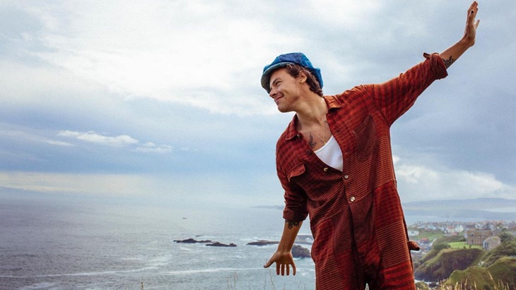 Harry Styles Berhasil Ajak 54 Ribu Warga AS Ikut Pemilu Setengah Periode