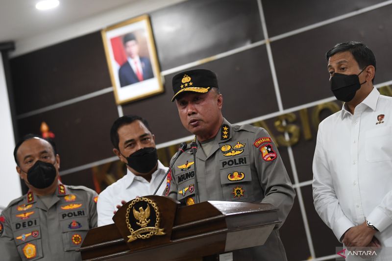 Kapolri Mutasi Jenderal Bintang 3 dan 2