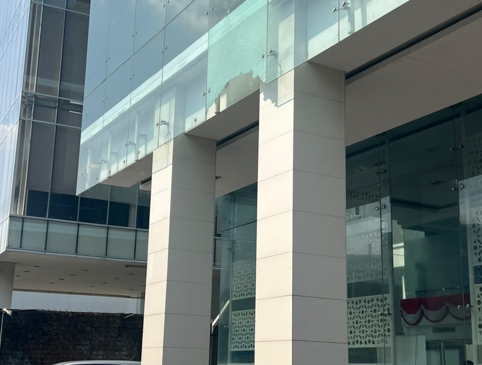 Isu Ledakan di Kantor BGN, Kaca Pecah karena Suhu Panas
