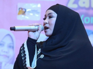Melly Goeslaw Konser Amal Palestina di Padang