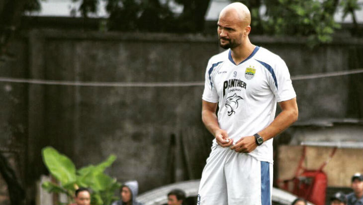 Didepak Persib, Bomber Gaek Indonesia Gabung Klub Belanda