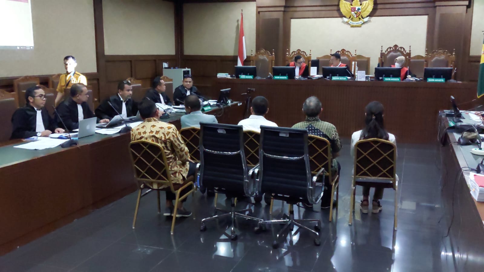 Hakim Sindir Sahroni soal Pembagian Sembako Sayap Partai NasDem