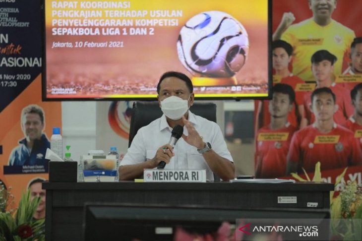 Menteri Pemuda dan Olahraga Zainudin Amali saat memimpin rapat koordinasi bersama PSSI, PT LIB, KONI, BNPB, dan Polri di Wisma Kemenpora, Rabu (10/2/2021). (ANTARA/HO/Kemenpora)