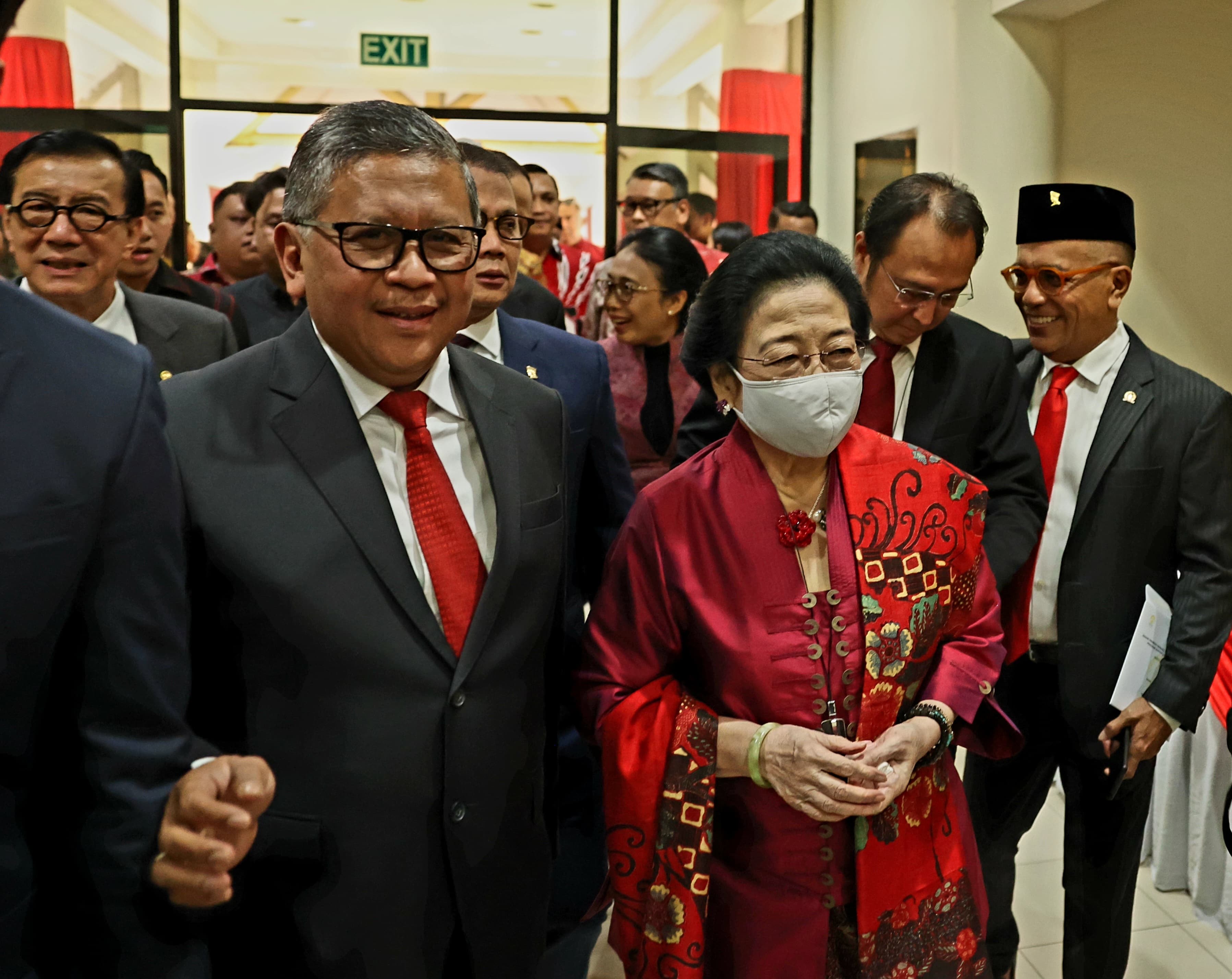 Megawati Hadiri Sidang Promosi Doktor Hasto di UI
