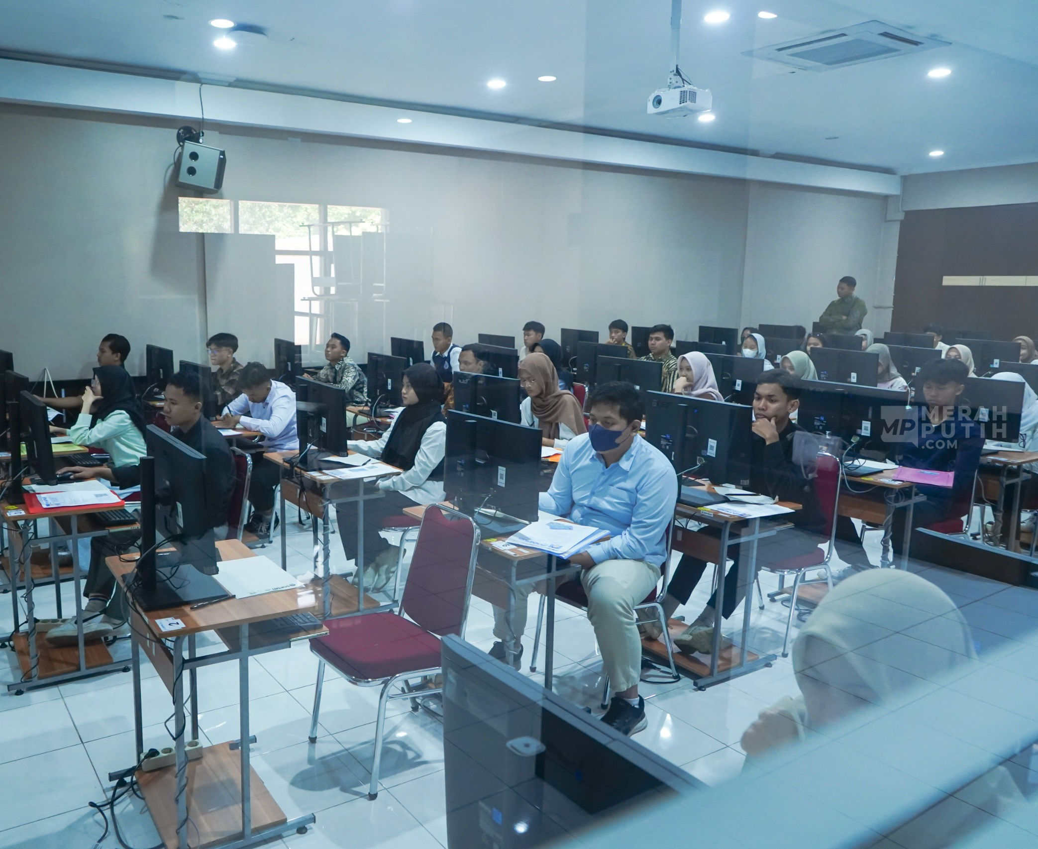 31.490 Peserta Ikut UTBK 2025 di UNS, Puluhan Orang Mangkir