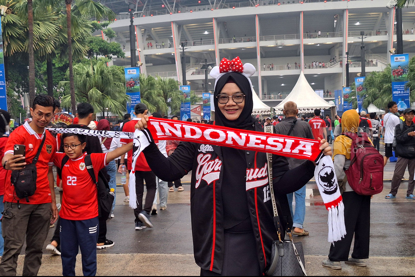 Supporter Dukung Timnas Indonesia di Stadion Gelora Bung Karno