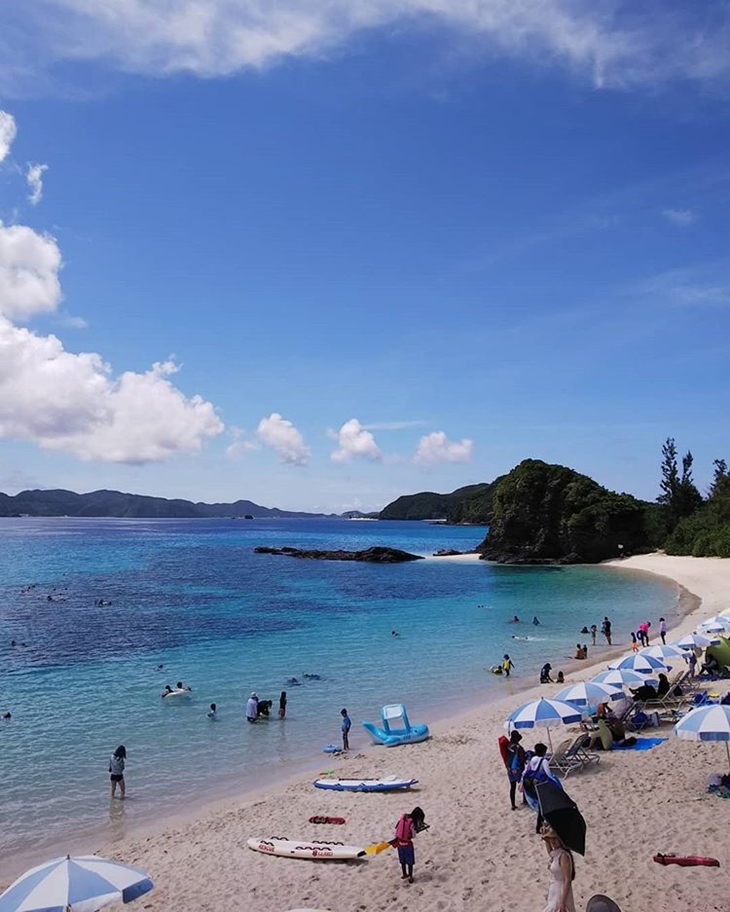 Pantai Furuzamami. (Foto: instagram.com/bobbysends)