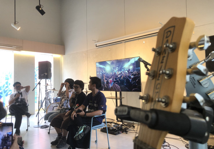 Dongker Ungkap Makna 'Melankolia Radikal', Album tentang Kesedihan yang Mengakar