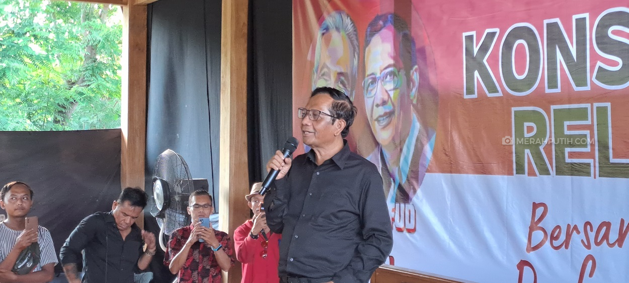 Bertemu Relawan, Mahfud Soroti Masalah Korupsi dan Penegakan Hukum di Indonesia