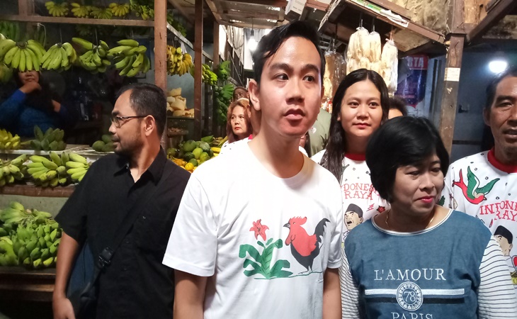 Gibran minta Satpol PP Kota Solo juga tertibkan spanduk milik Purnomo-Teguh