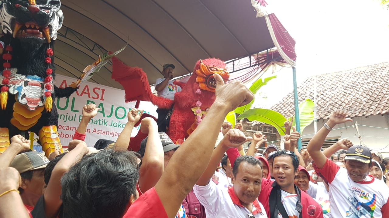 Usai Dikunjungi Sandiaga, Warga Desa Ini Deklarasi Dukung Jokowi