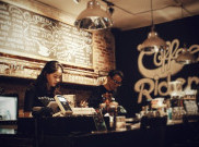 Bukan Cuma Jago Meracik Kopi, Seperti ini Sosok Barista Idaman