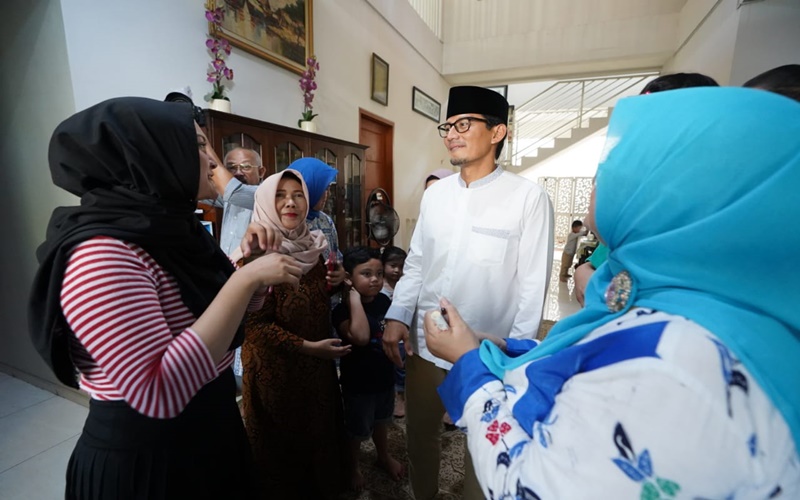  Melayat Pejuang Demokrasi, Sandi Harap Penyelenggaraan Pemilu Diperbaiki