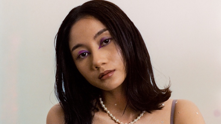 Sabrina Soetomo Perkenalkan Diri dengan ‘Treasure’