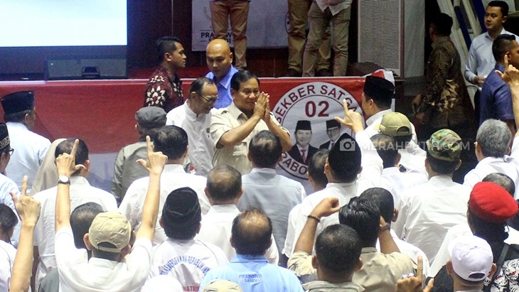 Prabowo saat menghadiri acara syukuran, dan konsolidasi relawan di Padepokan Pencak Silat TMII. (MP/ponco Sulaksono)