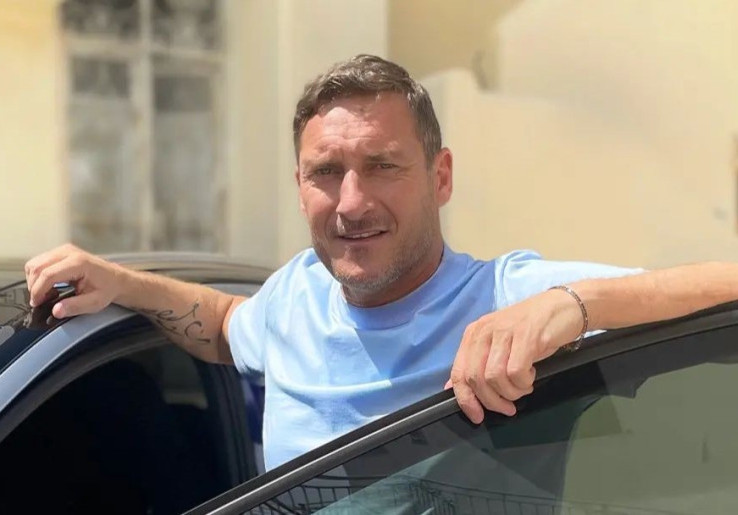 Butuh Tantangan Baru, Francesco Totti Berpaling dari Sepak Bola ke Basket 