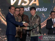Coach STY Penerima Fasilitas Golden Visa Pertama dari Jokowi