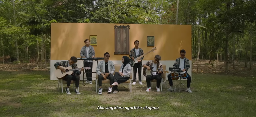 Lirik Lagu Kalah Aftershine dan Terjemahan