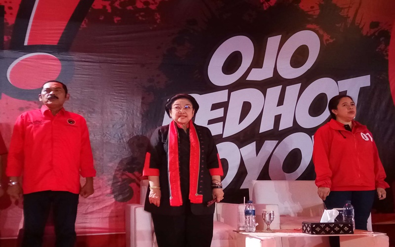 Puan Maharani bersama Megawati saat bertemu ribuan kader PDIP di Jawa Tengah