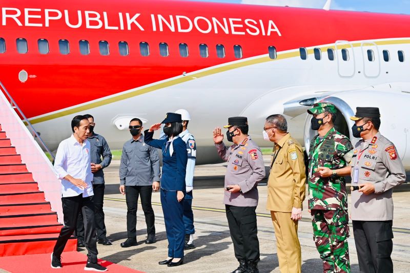 Jokowi Kunjungi Pontianak dan Surabaya