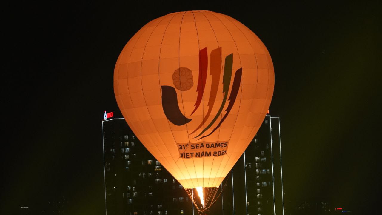 Atraksi balon udara di upacara pembukaan SEA Games 2021