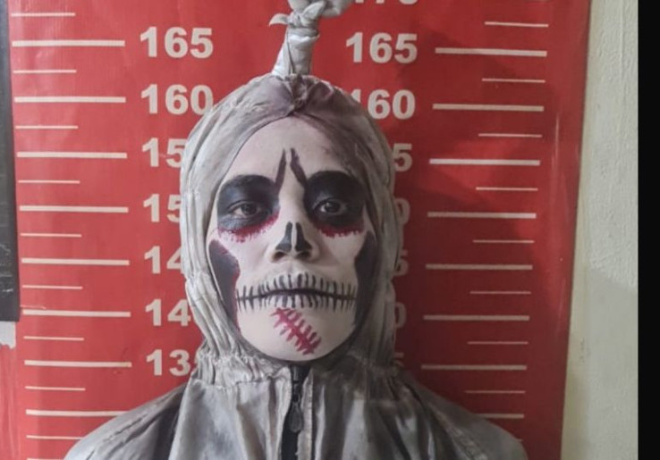 Emak-Emak Sampai Pingsan Ketakutan Gara-Gara Aksi 3 Pengamen Berkostum Pocong Jakut