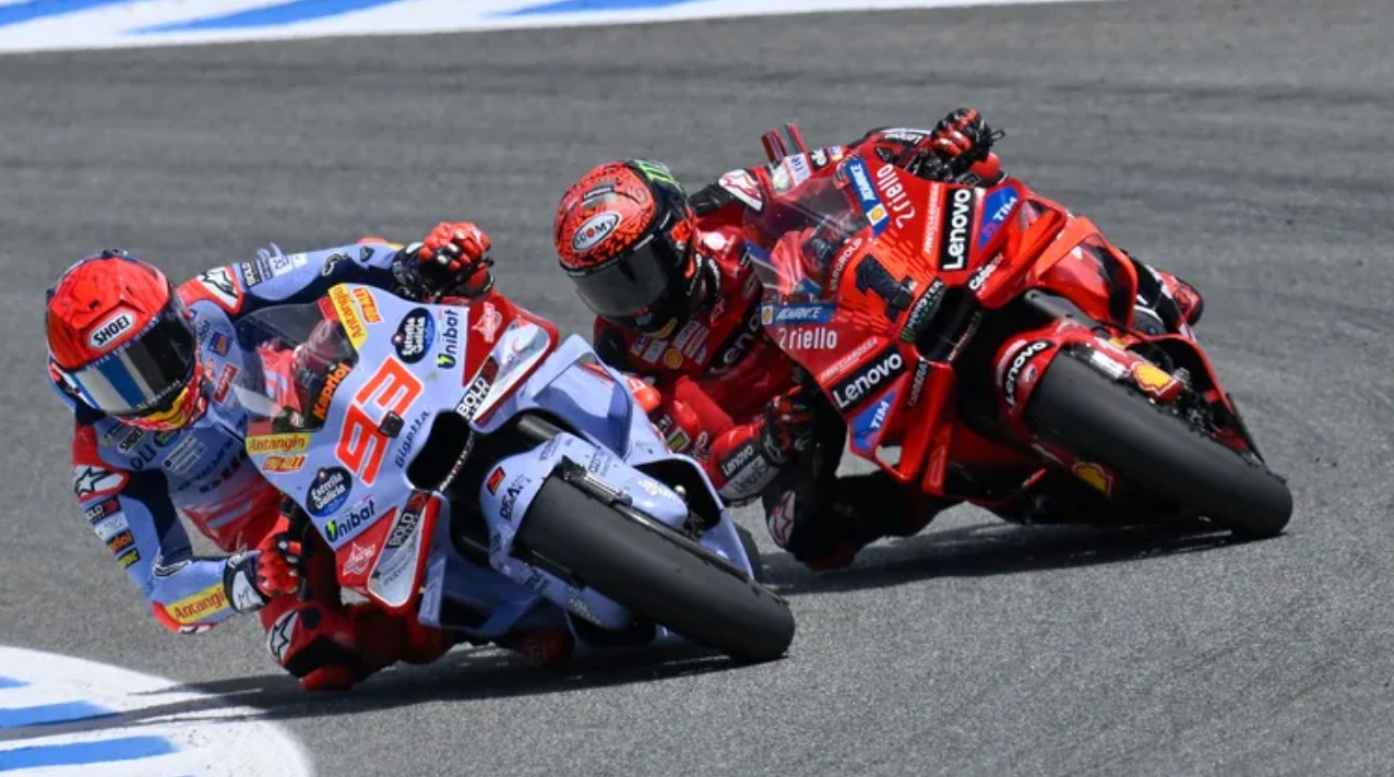 Beda Pendapat Marquez dan Bagnaia Soal 'Towing' di MotoGP