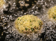 Pencinta Gorengan Tak Perlu Panic Buying Memborong Minyak Goreng