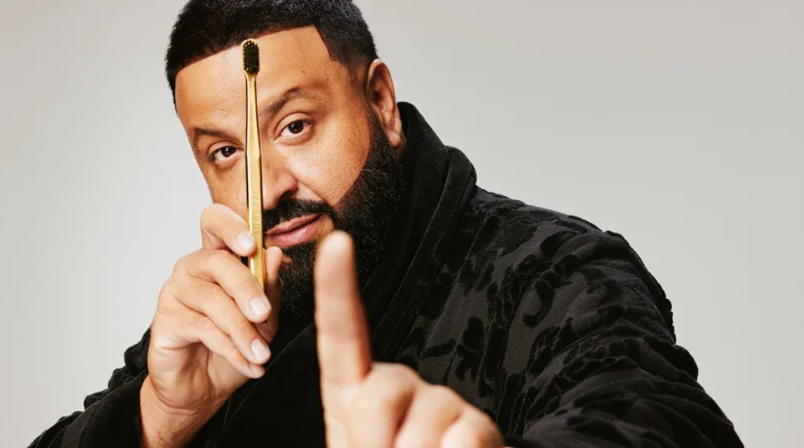 DJ Khaled Luncurkan Sikat Gigi Berlapis Emas 24 Karat