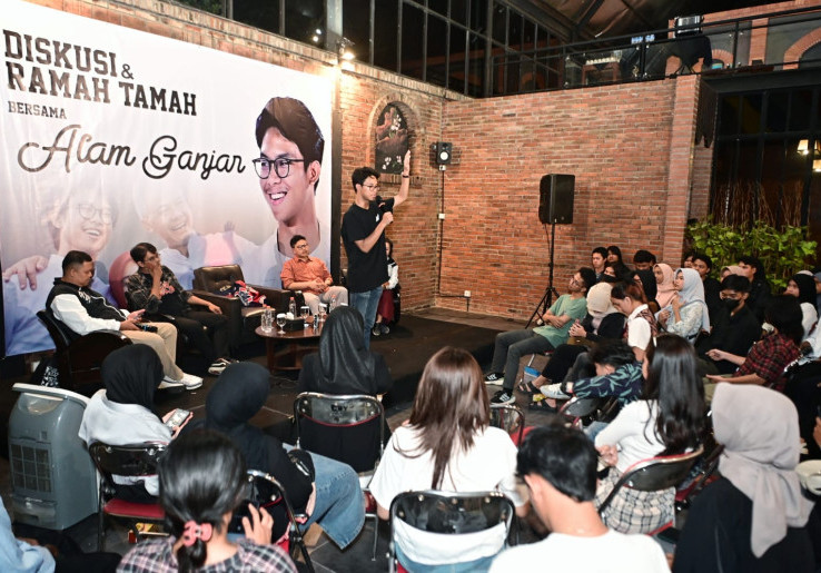 Alam Ganjar Suarakan Program Internet Gratis dan Satu Sarjana