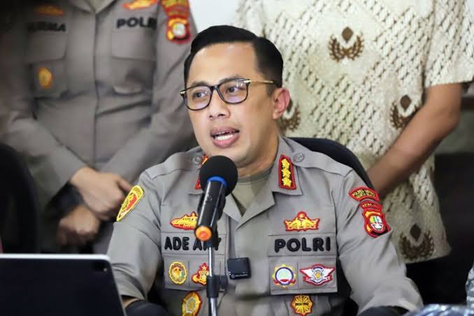 Kubu Jokowi Serahkan Bukti Baru ke Polisi, Fotokopi Ijazah hingga Bukti Skripsi saat Kuliah